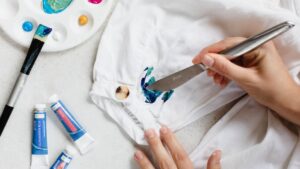 how to remove dried acrylic paint from clothes